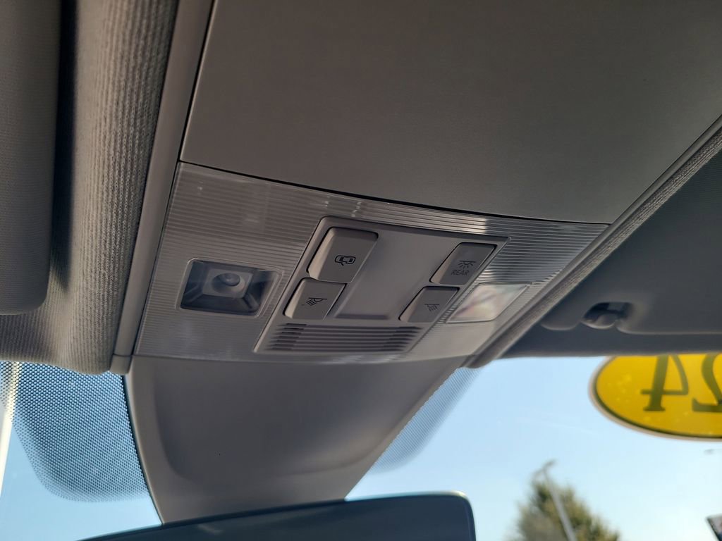 Used 2024 Volkswagen Tiguan S image 20