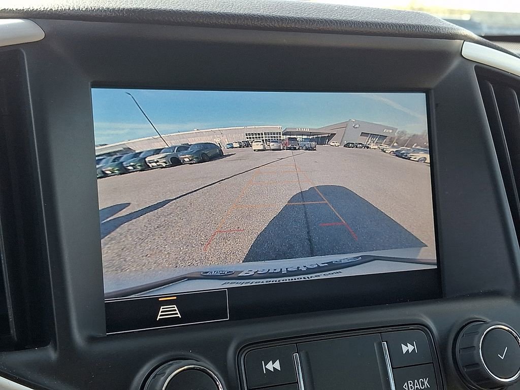 Used 2023 GMC Terrain SLT image 17