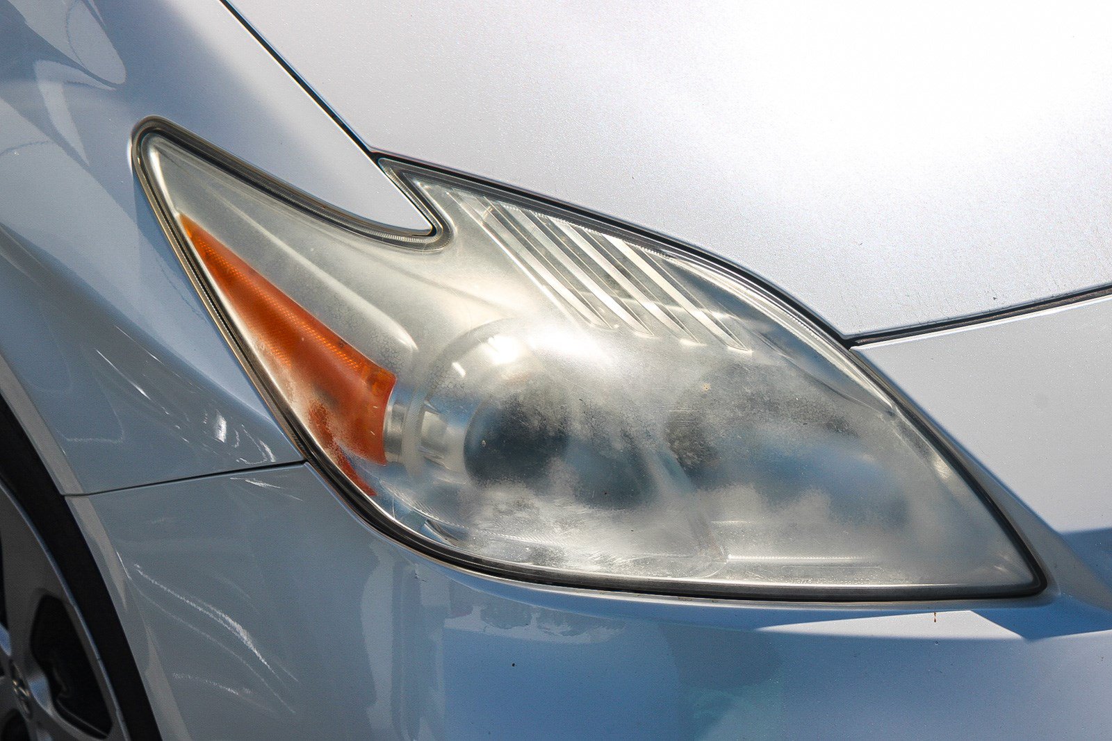 Used 2012 Toyota Prius Four w/ Deluxe Solar Roof Pkg FWD image 2