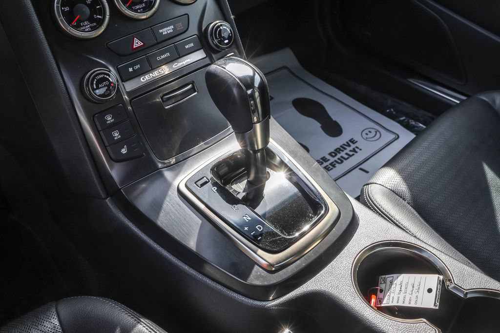 Used 2013 Hyundai Genesis 3.8 RWD image 28