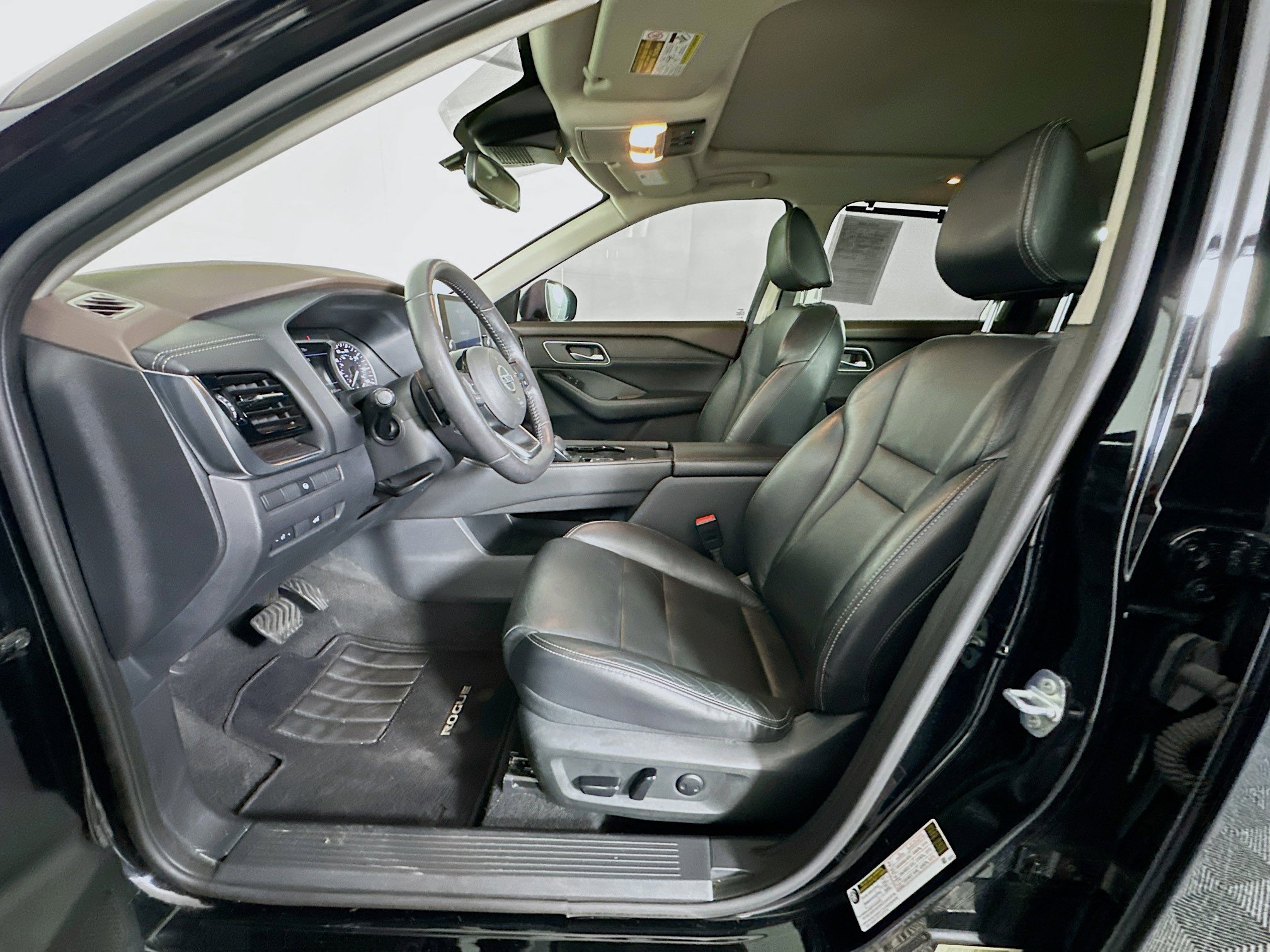 Used 2021 Nissan Rogue SL FWD image 13
