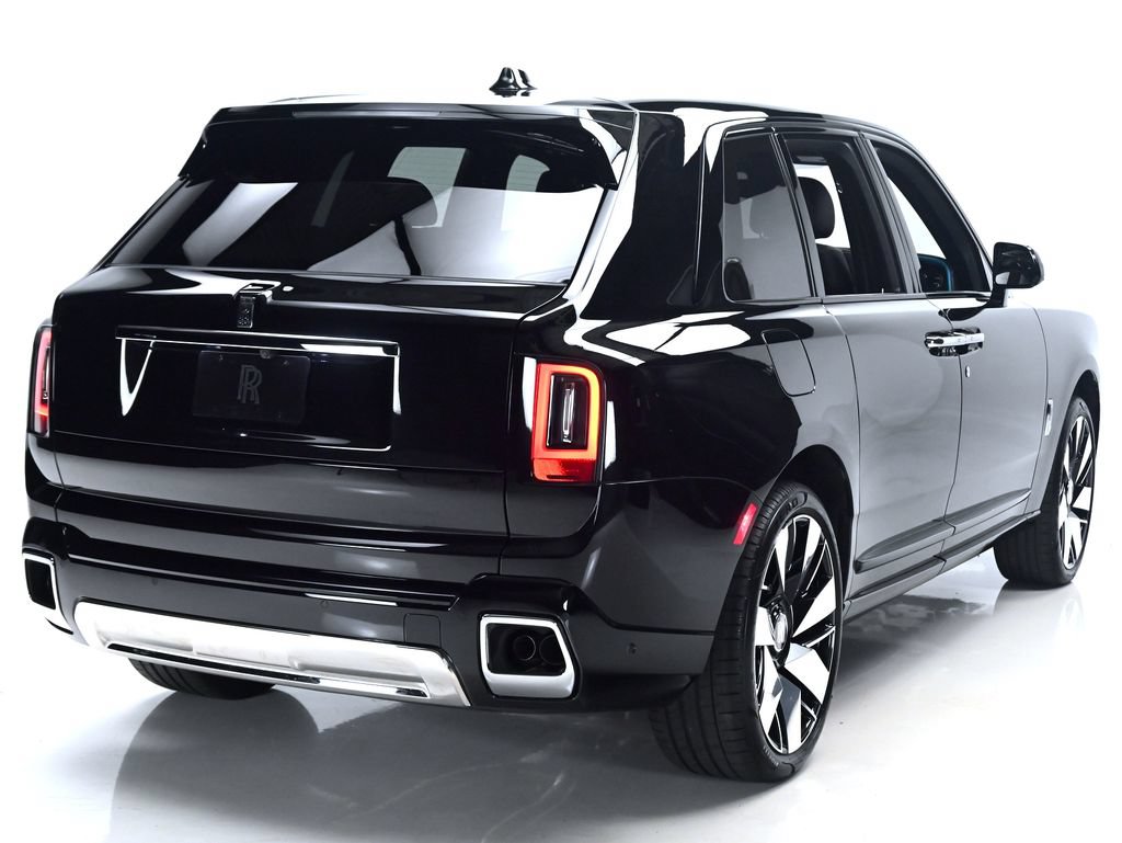 New 2026 Rolls-Royce Cullinan AWD/4WD image 9