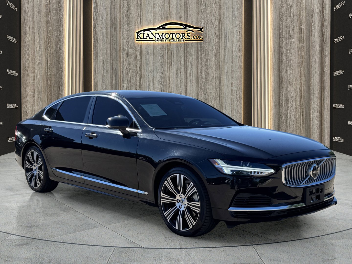 Used 2024 Volvo S90 T8 Ultimate w/ Lounge Package image 1