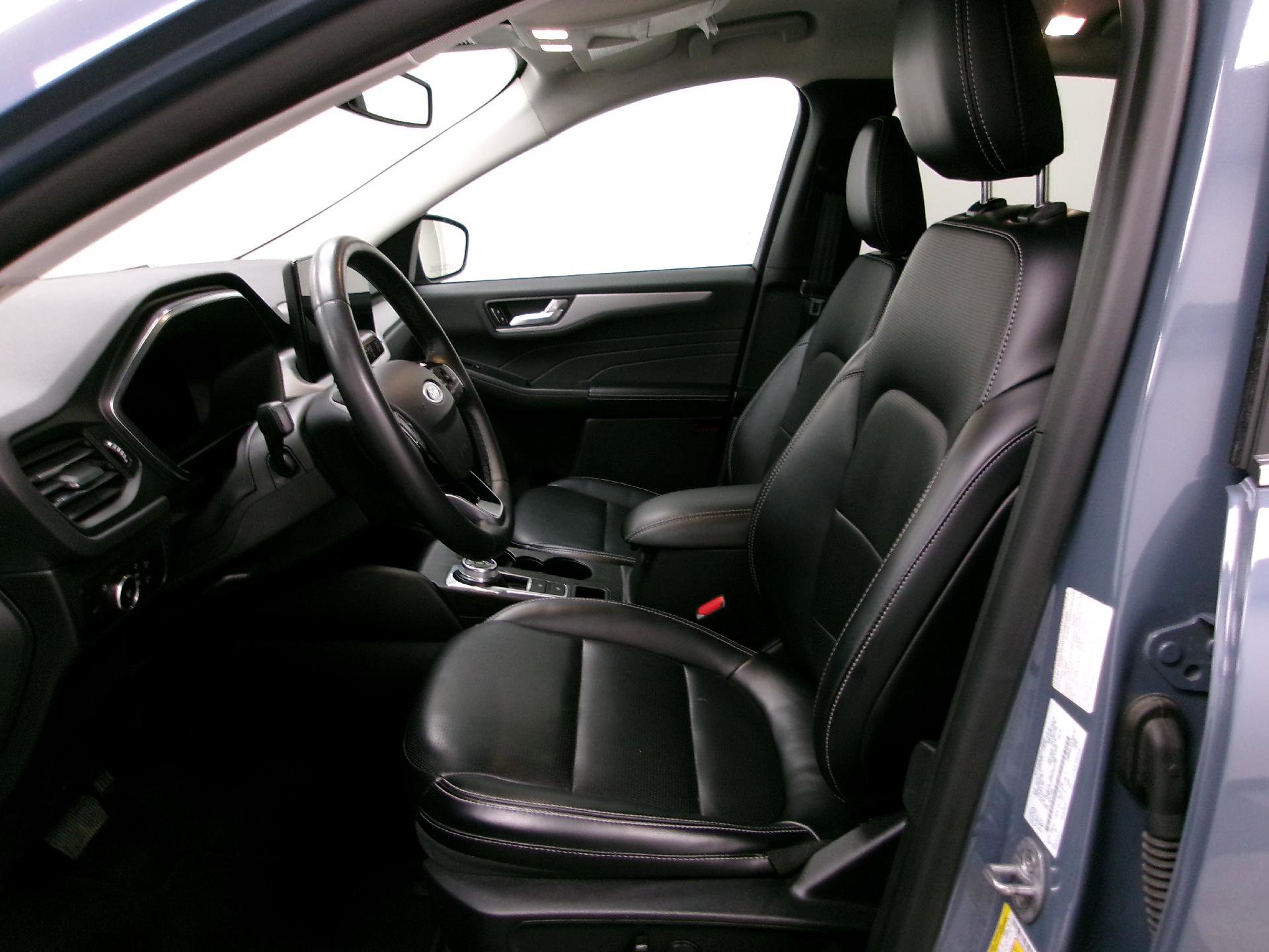 Used 2024 Ford Escape Platinum AWD/4WD image 9