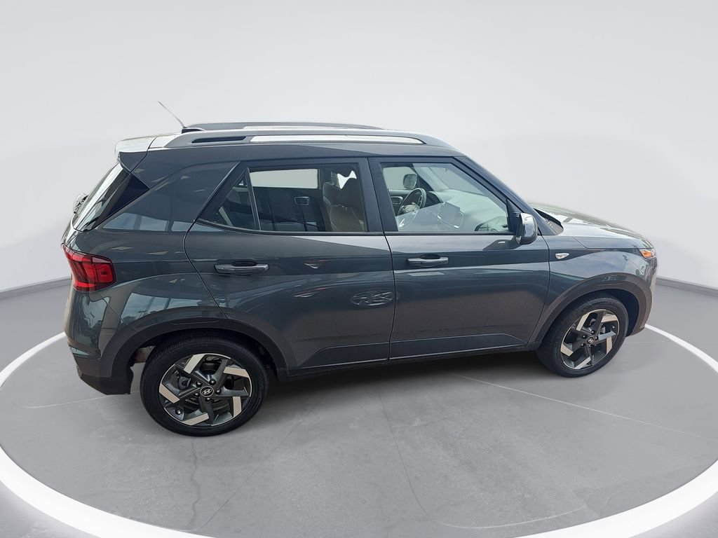 Certified 2026 Hyundai Venue SEL FWD image 4