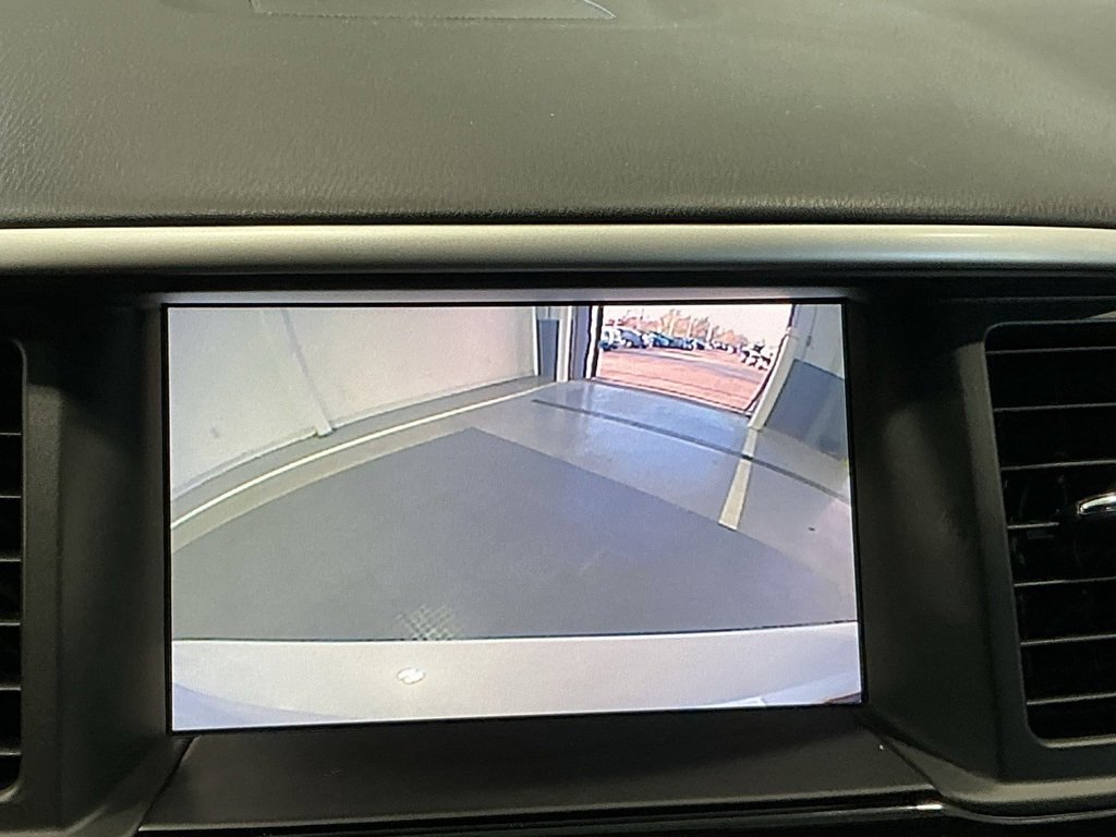 Used 2018 Nissan Pathfinder SV image 6