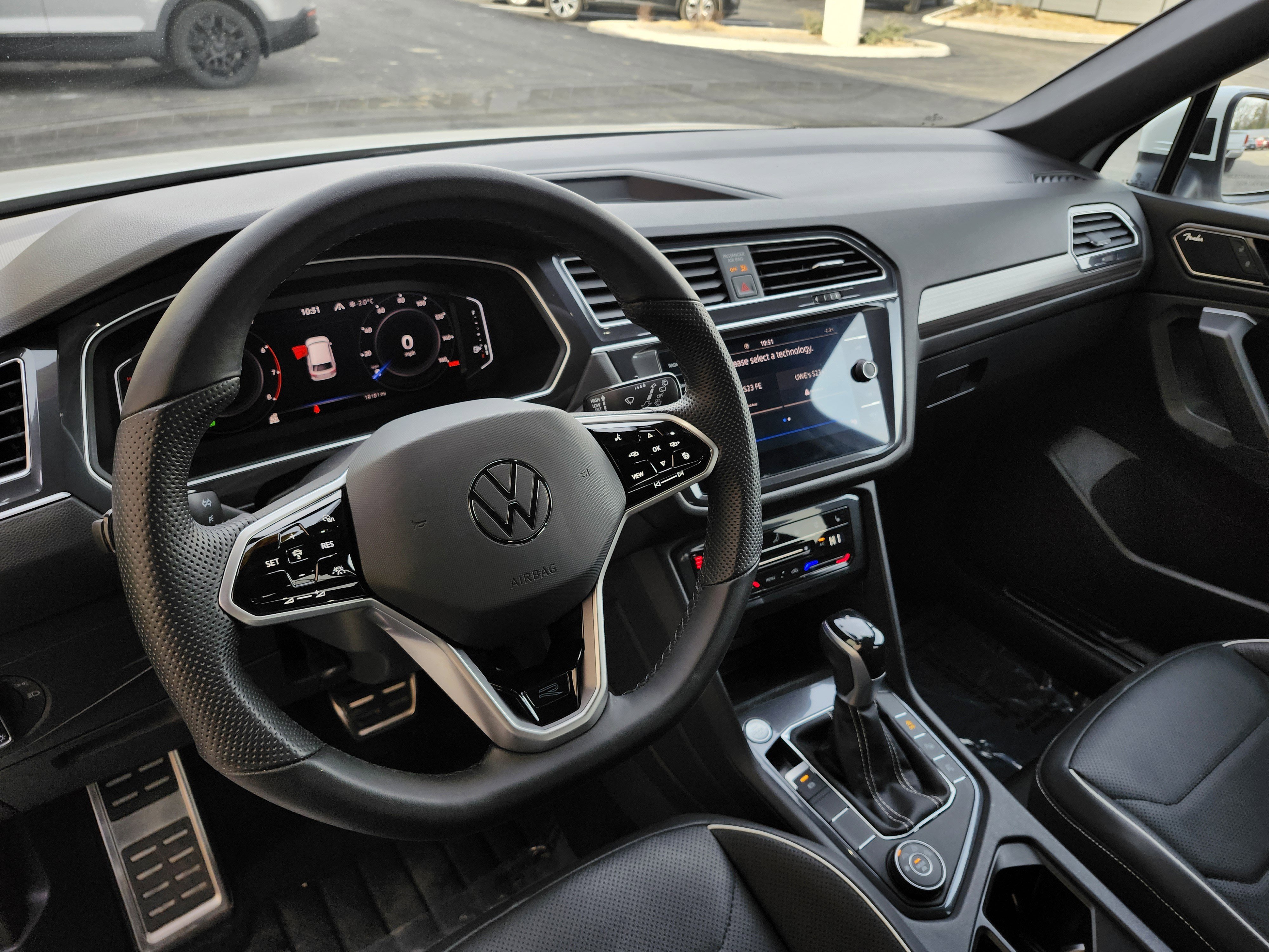 Used 2023 Volkswagen Tiguan SEL R-Line image 19
