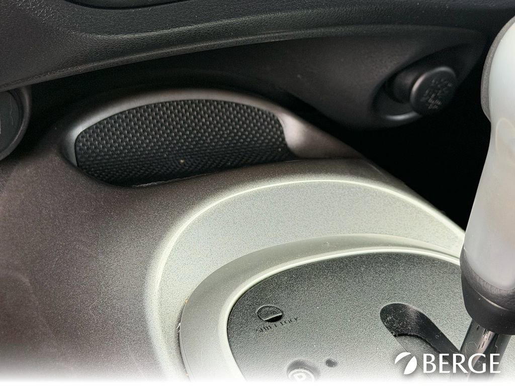 Used 2017 Nissan Juke SL image 30