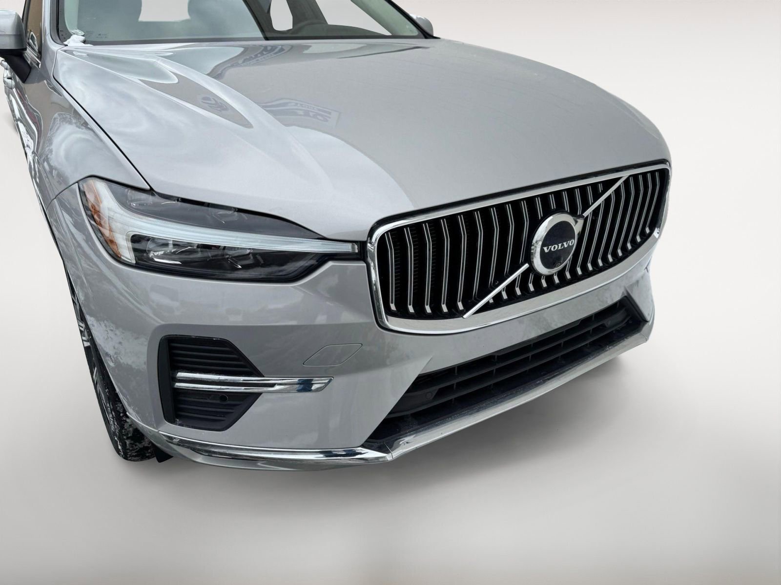 Used 2023 Volvo XC60 B5 Plus w/ Protection Package Premier image 8