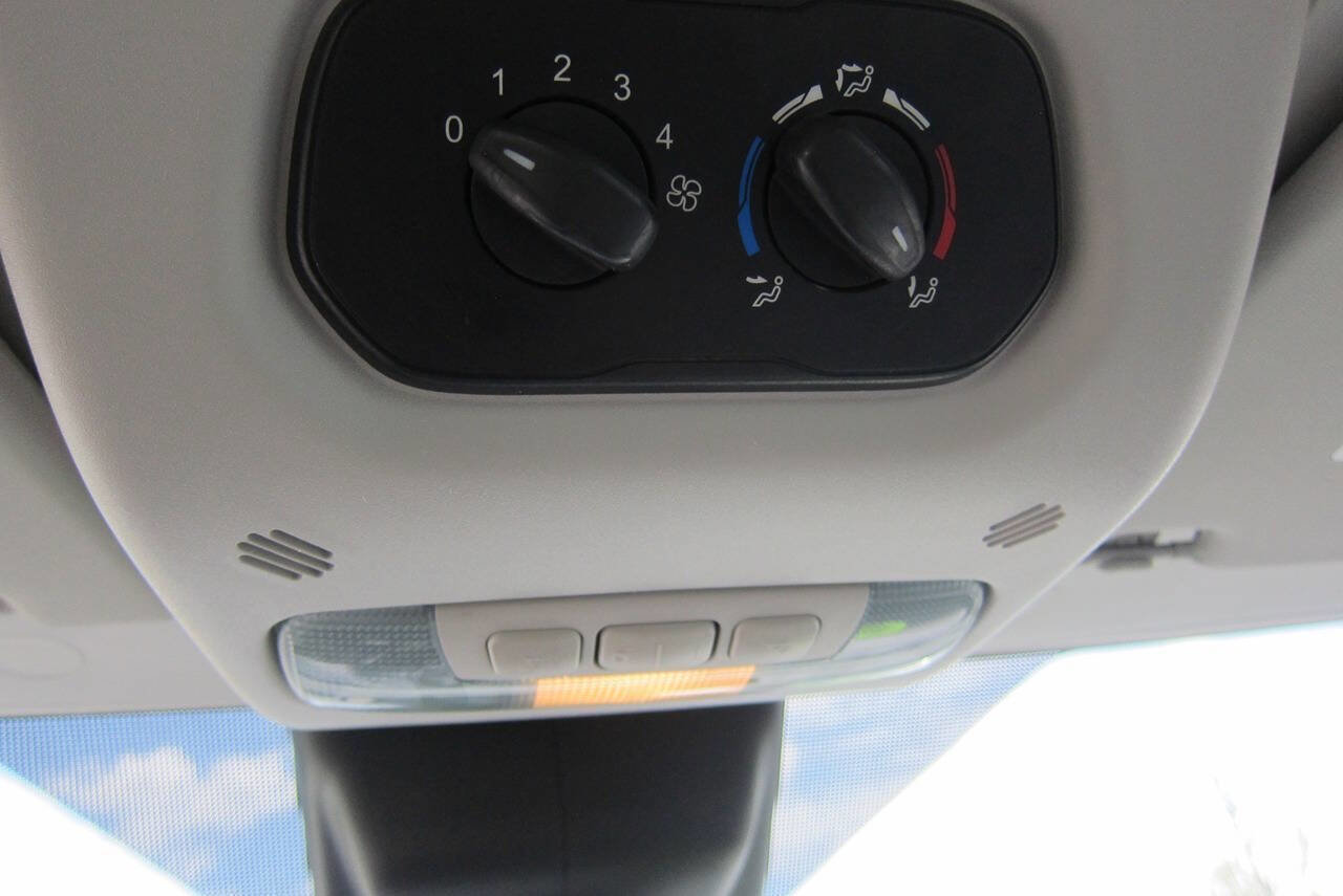 Used 2016 Ford Transit 350 XL RWD image 15