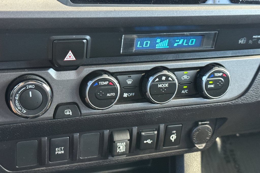 Used 2022 Toyota Tacoma TRD Off-Road AWD/4WD image 21