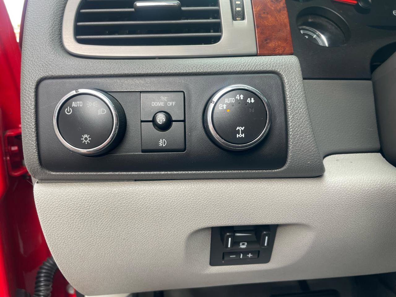 Used 2012 Chevrolet Avalanche LT w/ All-Star Edition image 23