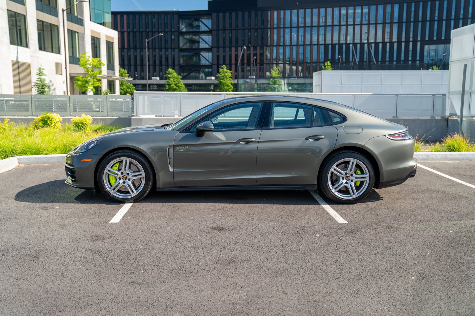 Certified 2023 Porsche Panamera 4 AWD/4WD image 2