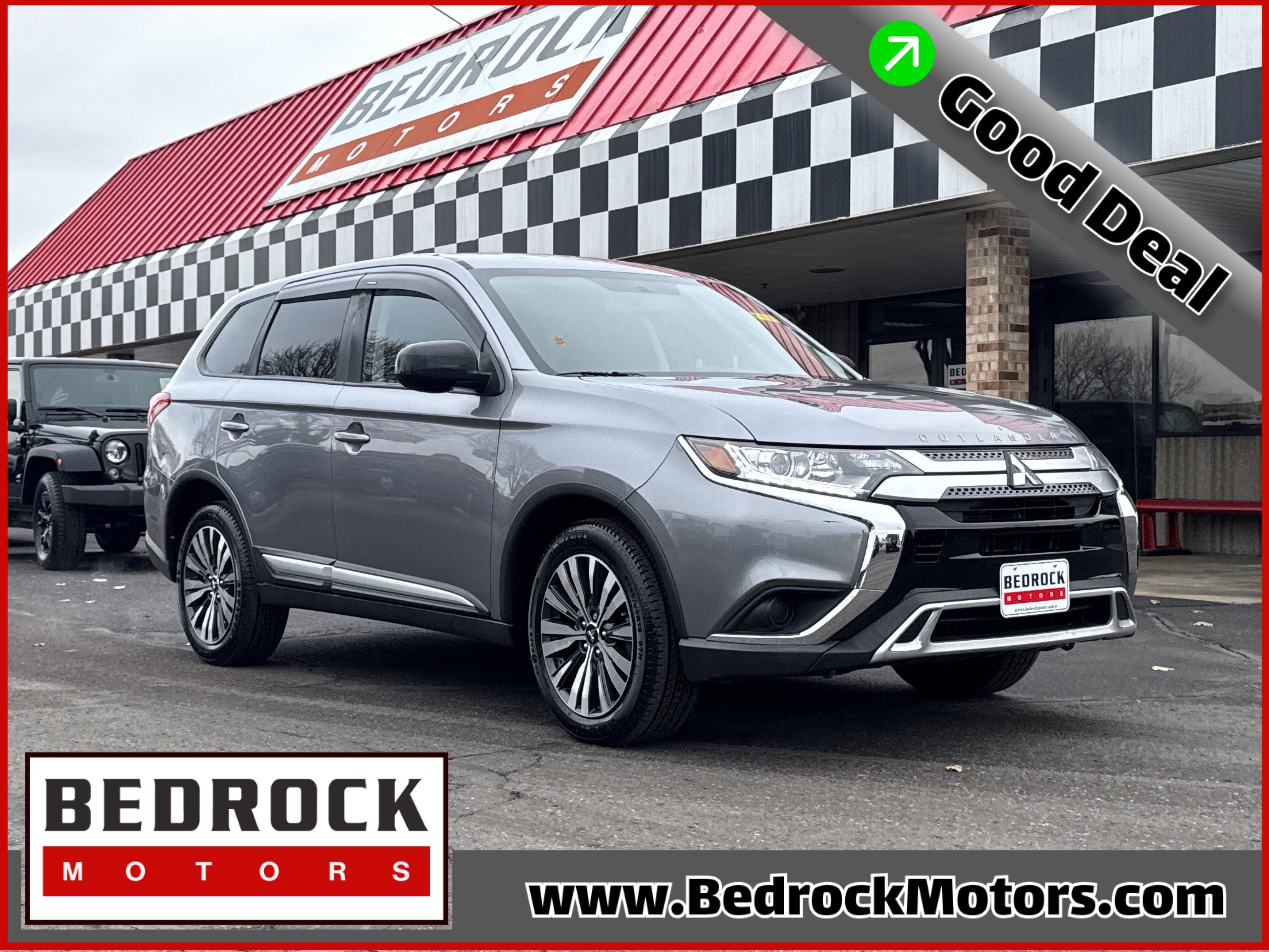 Used 2020 Mitsubishi Outlander SE image 1