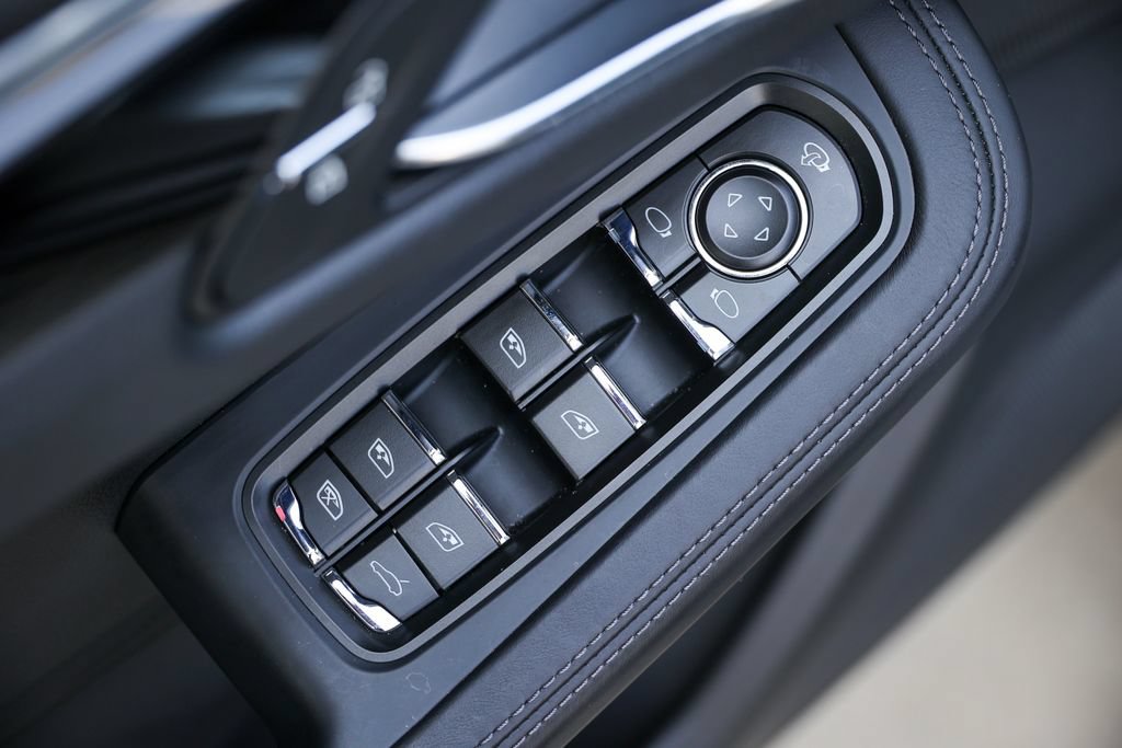 Certified 2026 Porsche Macan AWD/4WD image 26