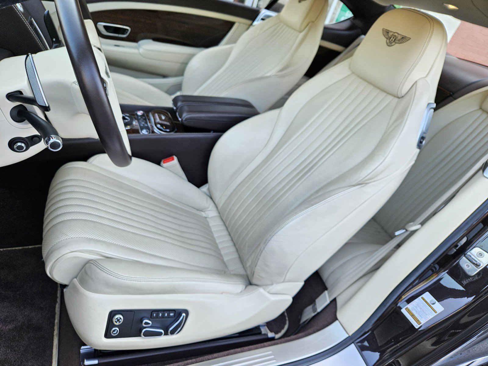 Used 2016 Bentley Continental GT image 32
