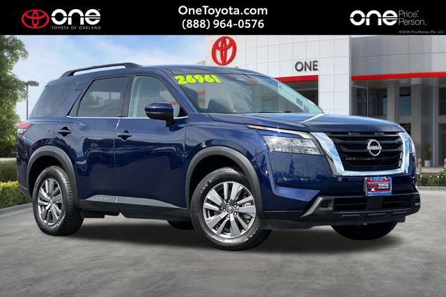 Used 2024 Nissan Pathfinder SV