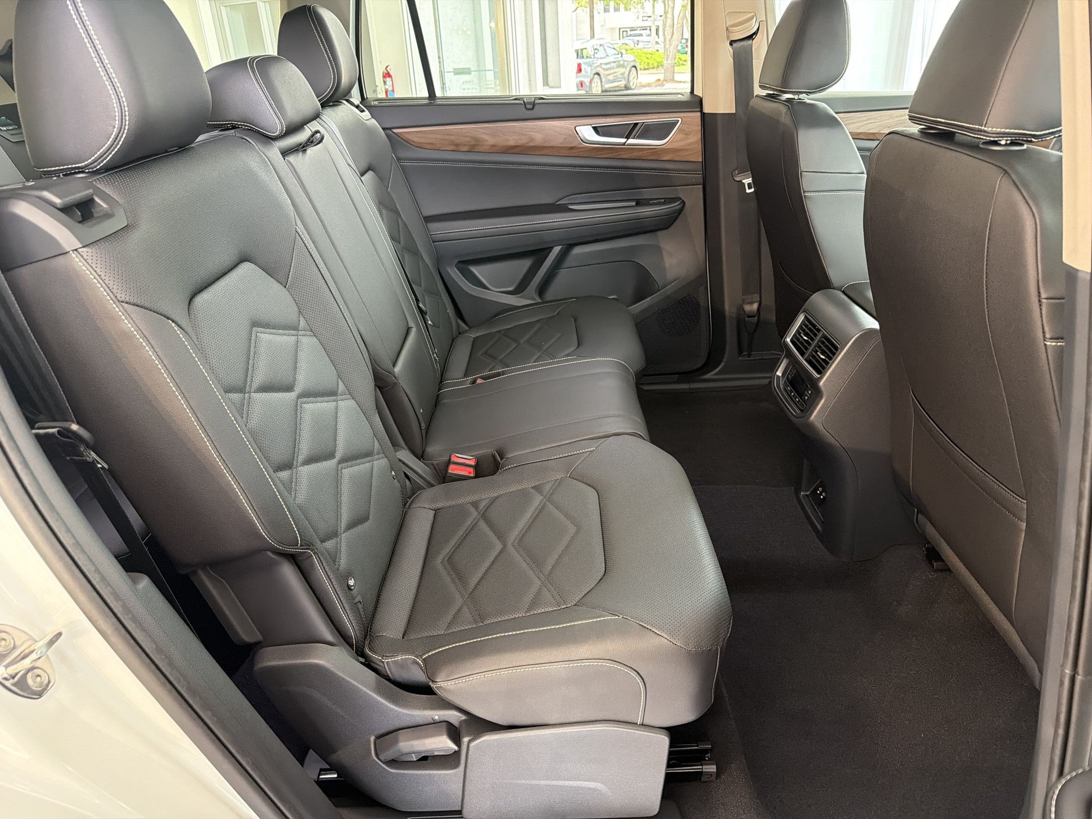 New 2026 Volkswagen Atlas SE FWD image 29