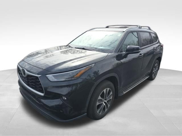 Used 2024 Toyota Highlander XLE image 14