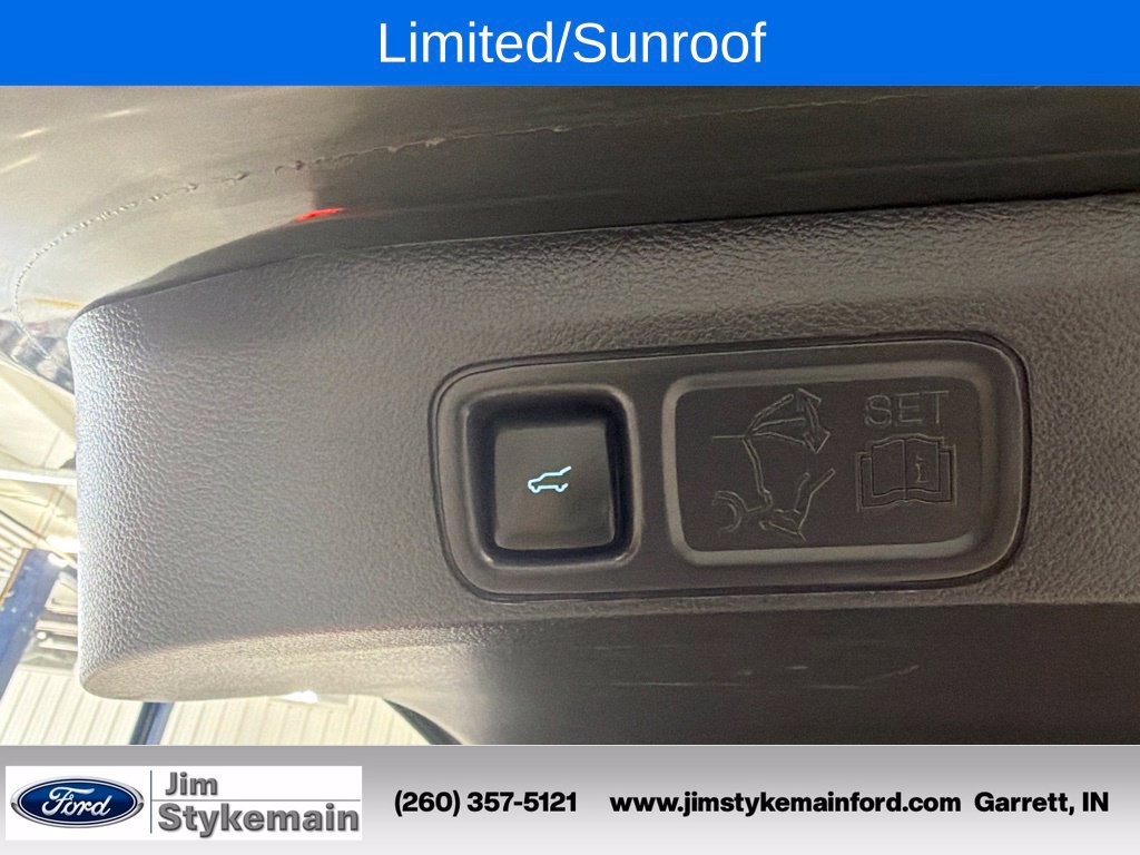 Used 2023 Ford Expedition Limited AWD/4WD image 34