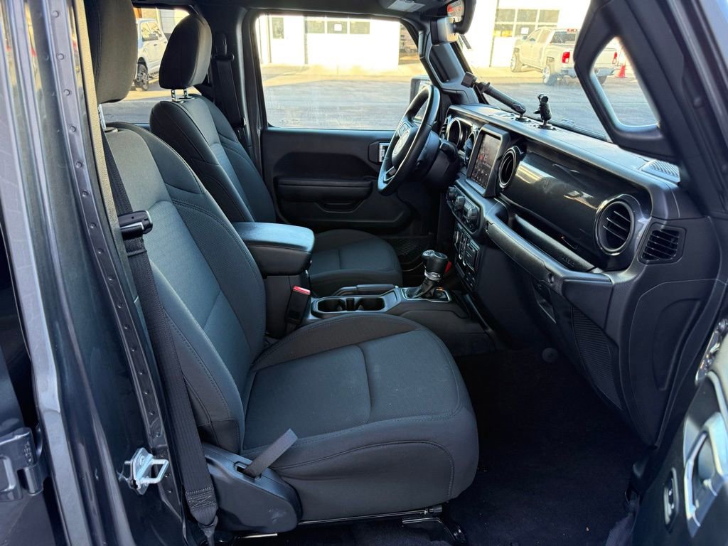 Used 2022 Jeep Gladiator Sport image 16