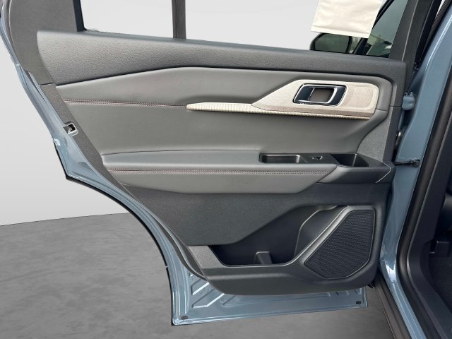 New 2027 Ford Explorer Active RWD image 14