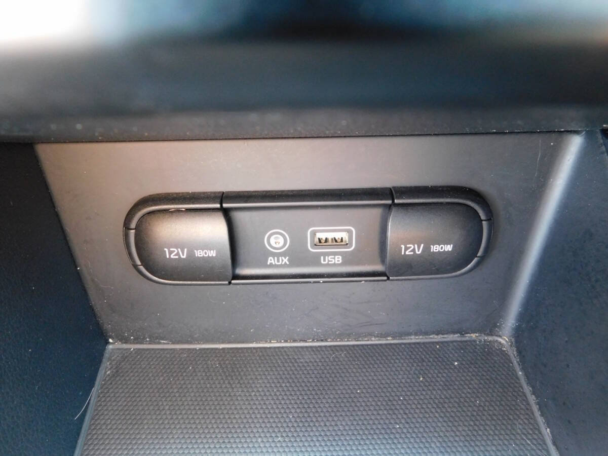 Used 2019 Kia Niro S Touring FWD image 15