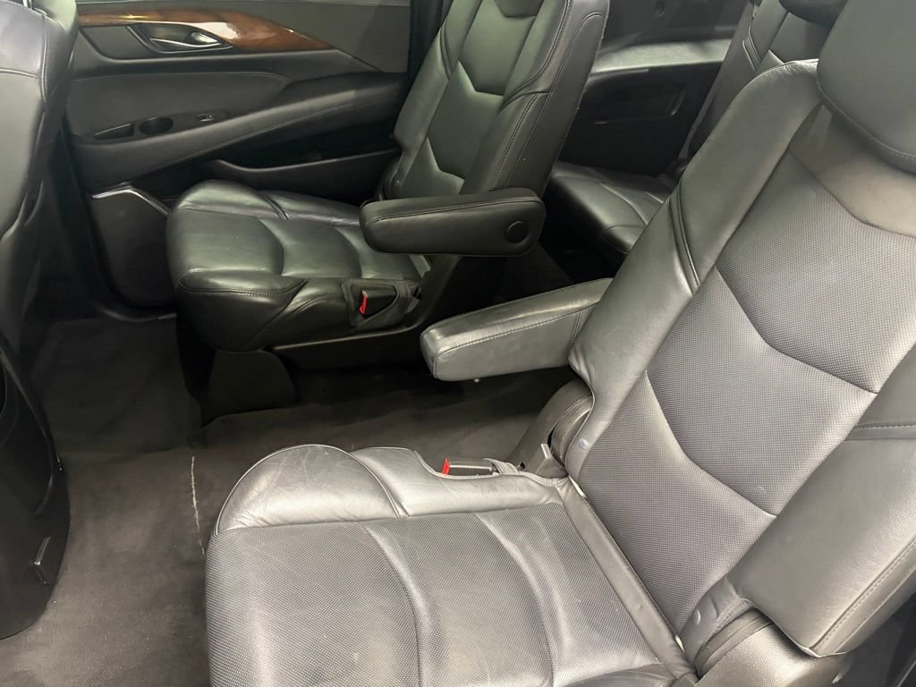 Used 2017 Cadillac Escalade ESV Luxury AWD/4WD image 35