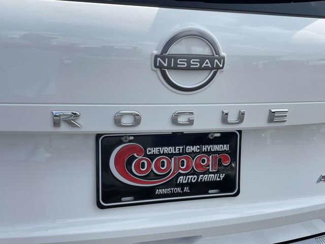 Used 2023 Nissan Rogue S AWD/4WD image 9
