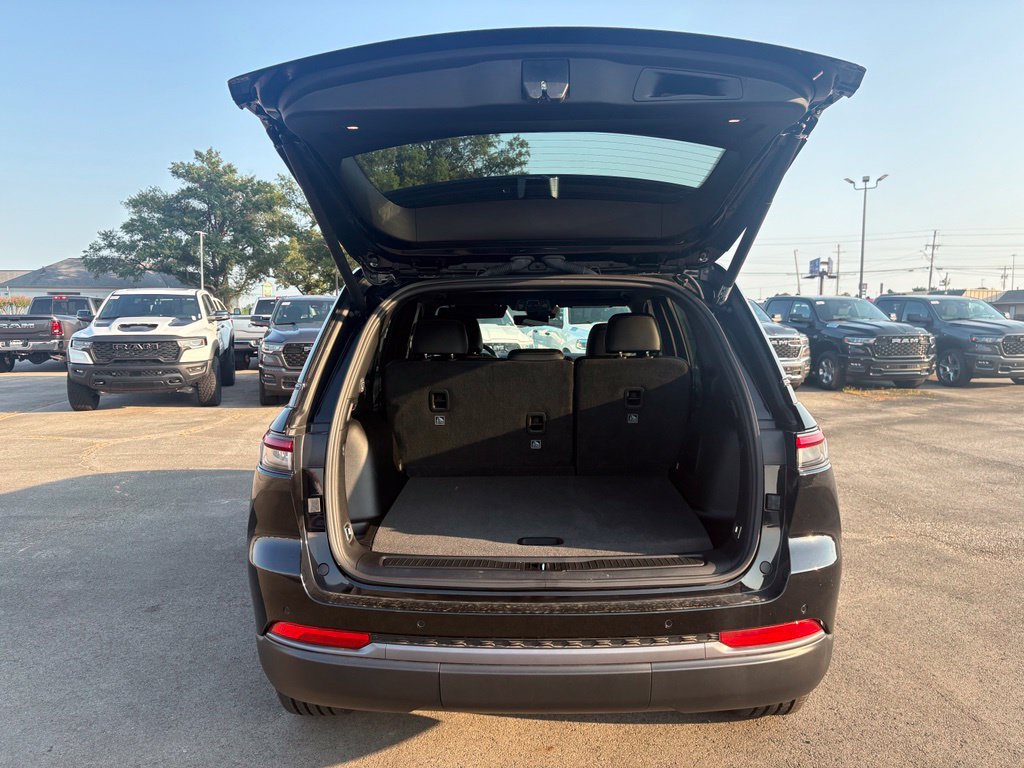 New 2026 Jeep Grand Cherokee Limited AWD/4WD image 7