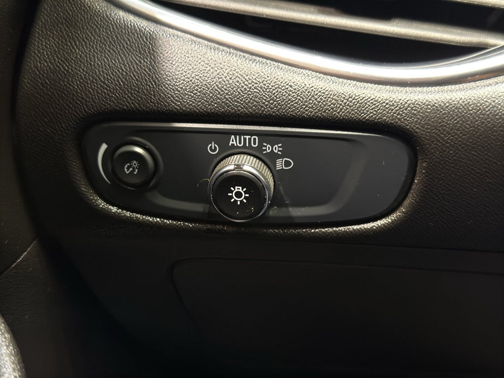 Used 2024 Chevrolet Malibu LT FWD image 31