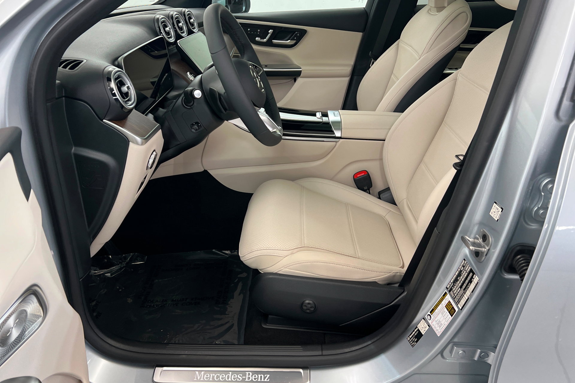 New 2026 Mercedes-Benz GLC 300 4MATIC image 17