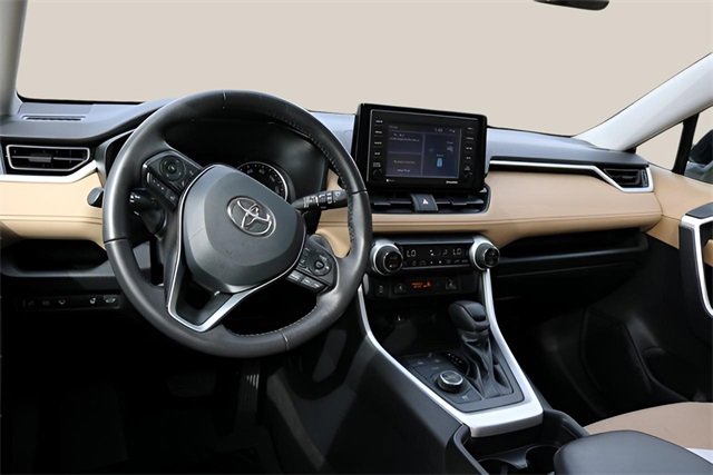 Used 2021 Toyota RAV4 XLE w/ Convenience Package image 15