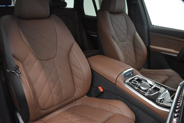 New 2026 BMW X5 xDrive40i w/ M Sport Package AWD/4WD image 6