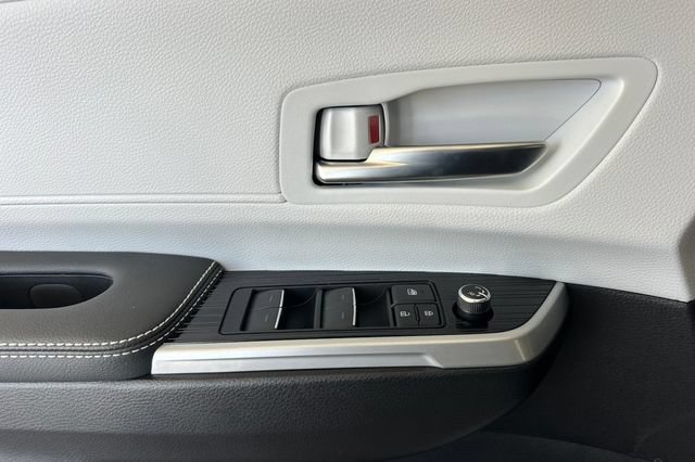Certified 2026 Toyota Sienna XSE FWD image 14