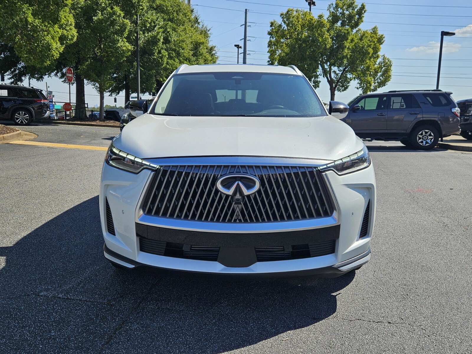 Used 2026 INFINITI QX60 Luxe w/ Cargo Package FWD image 2