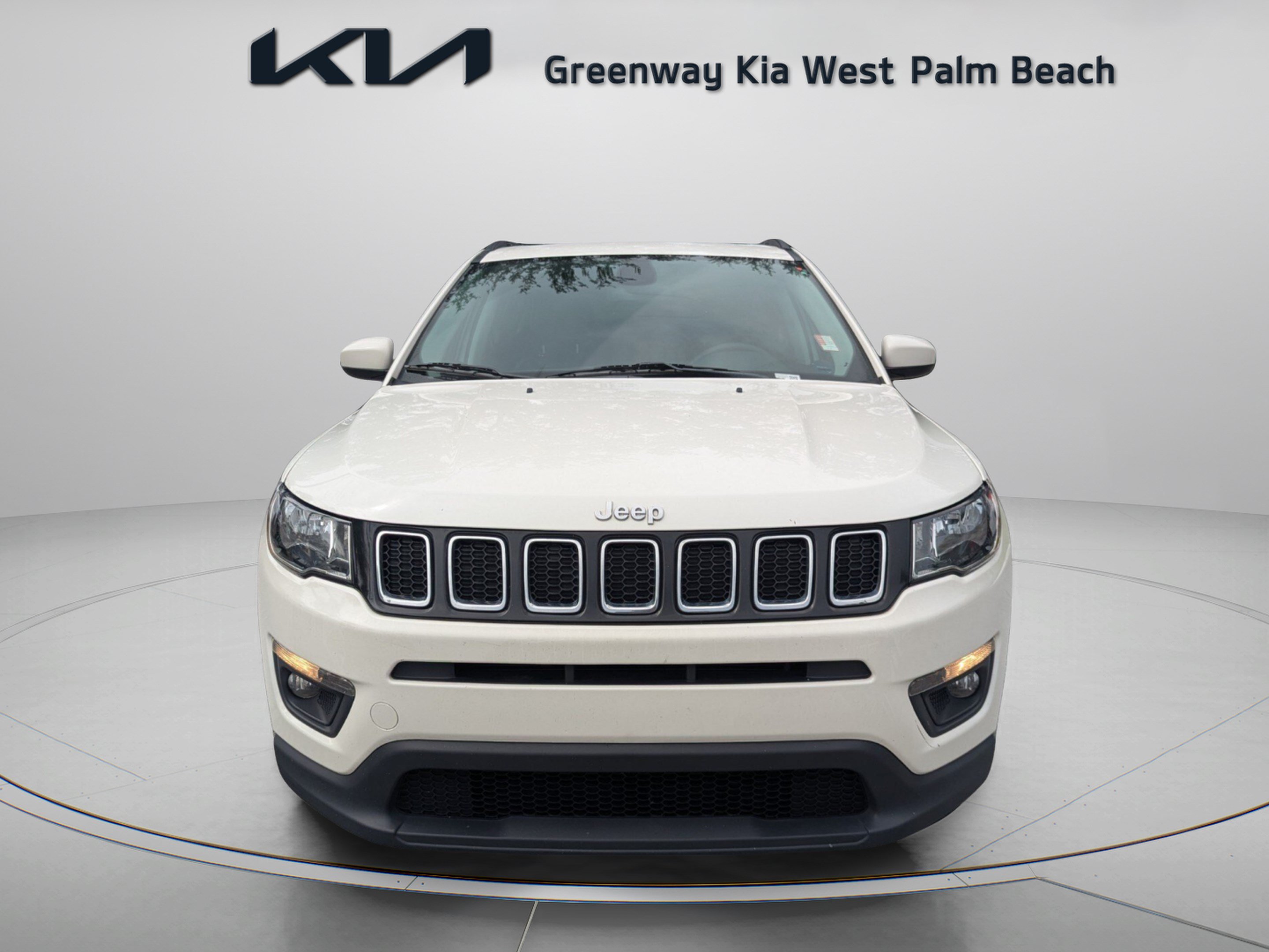 Used 2021 Jeep Compass Latitude w/ Sun and Sound Group FWD image 2