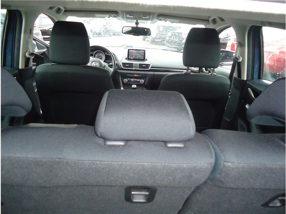 Used 2014 MAZDA MAZDA3 i Touring w/ Technology Package FWD image 29