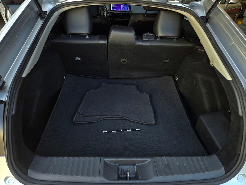 Used 2024 Toyota Prius XLE FWD image 26
