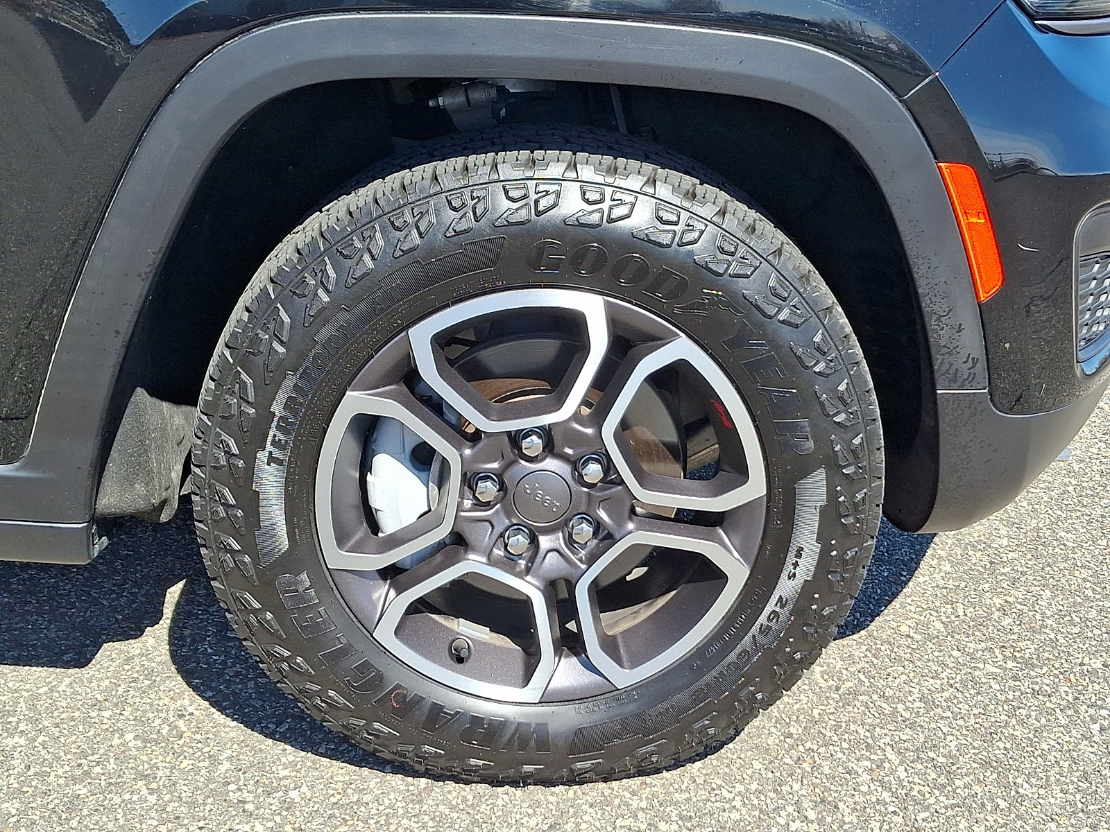 Certified 2022 Jeep Grand Cherokee Trailhawk w/ Luxury Tech Group III image 8