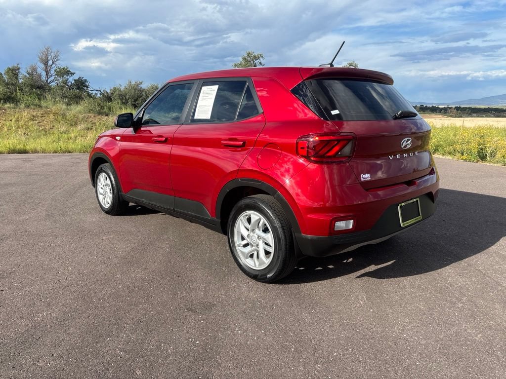 Used 2025 Hyundai Venue SE FWD image 8