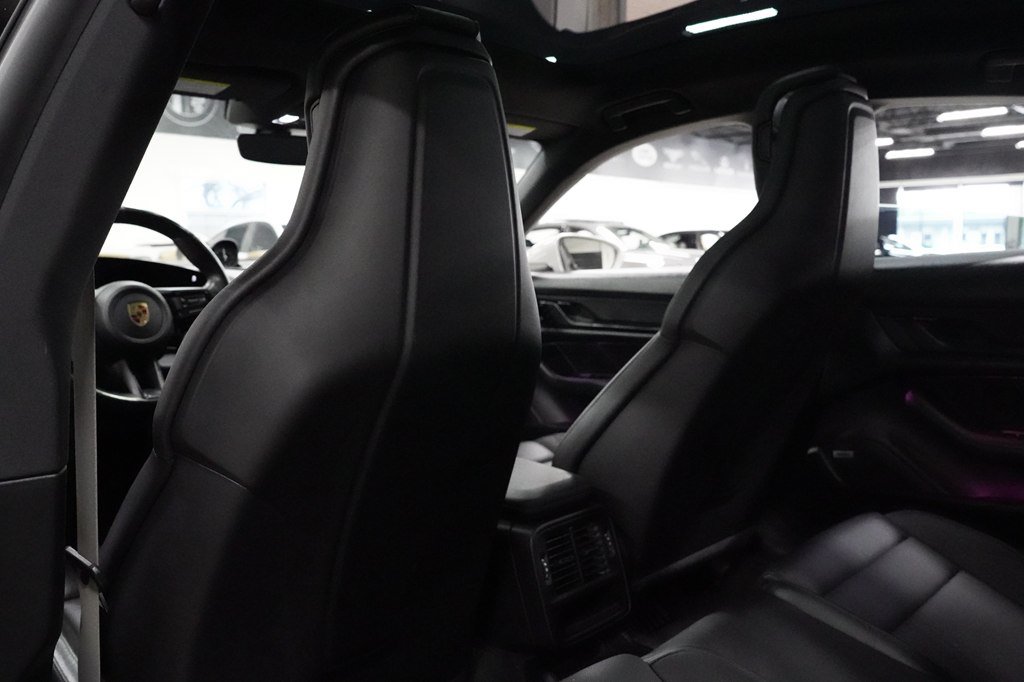 Used 2021 Porsche Taycan 4S w/ Premium Package AWD/4WD image 25