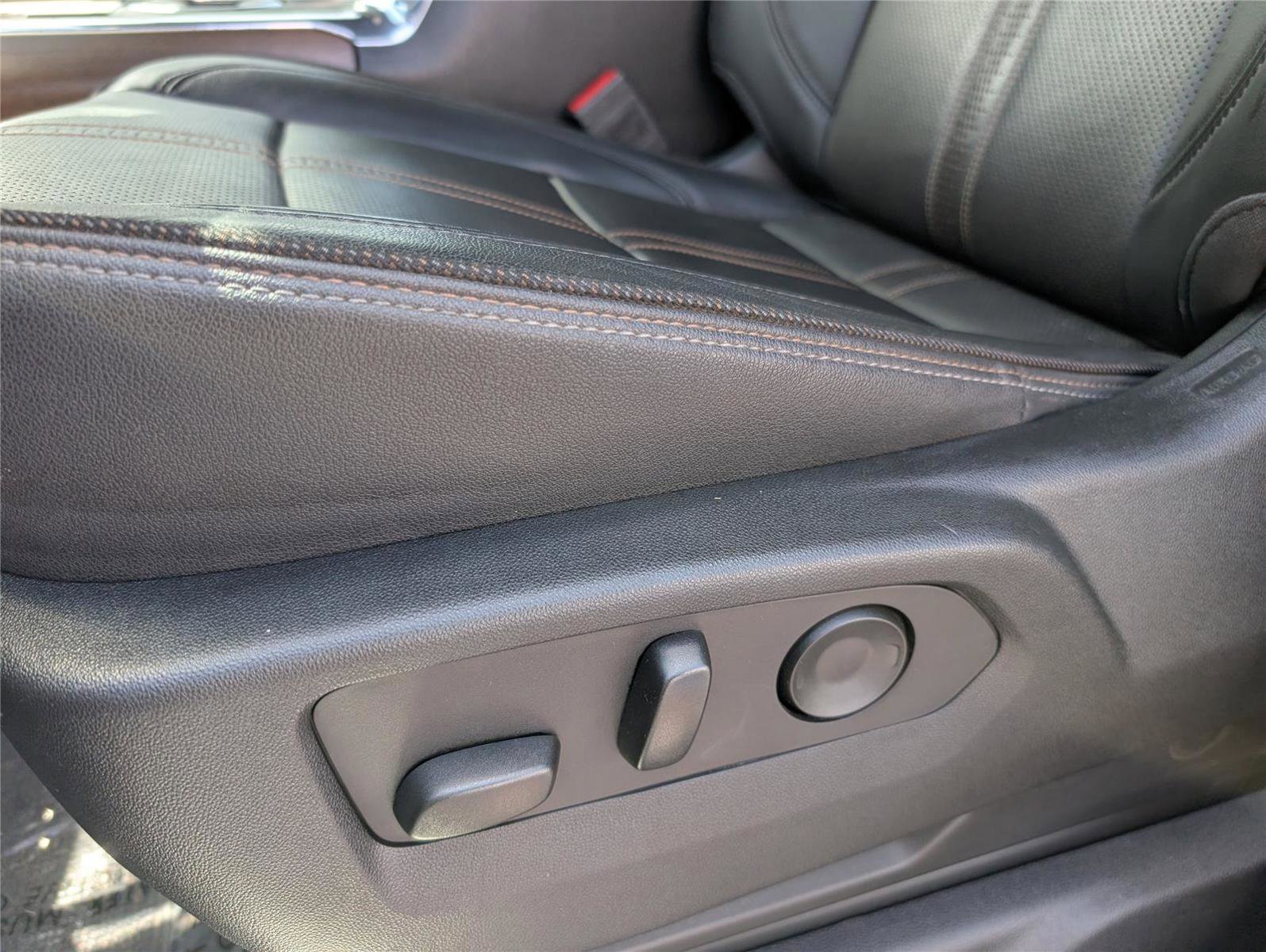 Used 2024 Chevrolet Silverado 2500 High Country w/ High Country Premium Package image 10