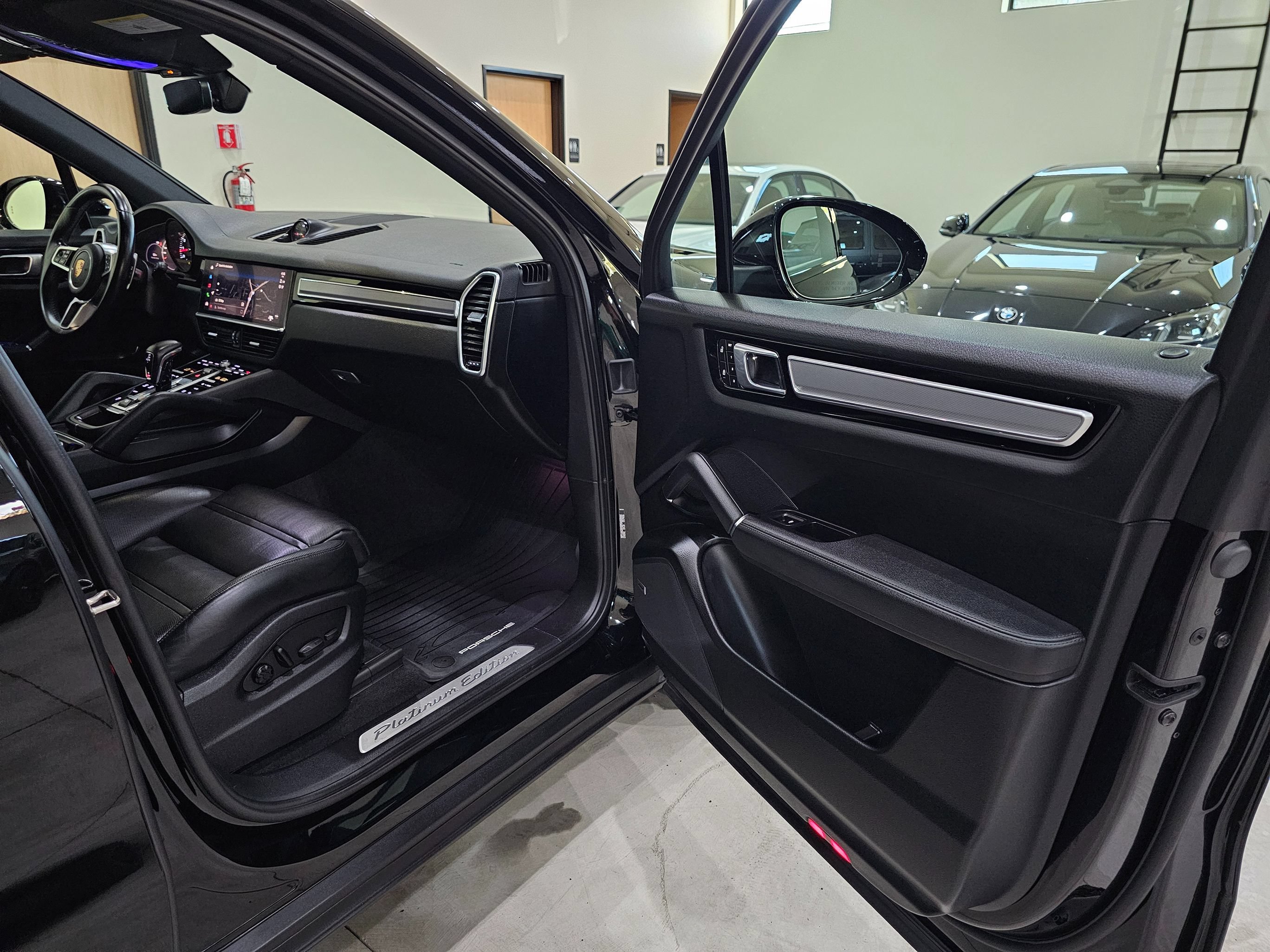 Used 2023 Porsche Cayenne Platinum Edition AWD/4WD image 41