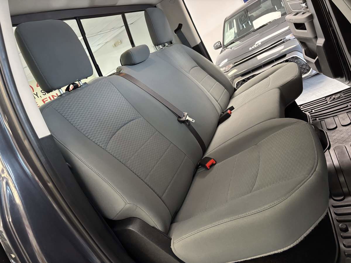 Used 2018 RAM 1500 Classic SLT image 23