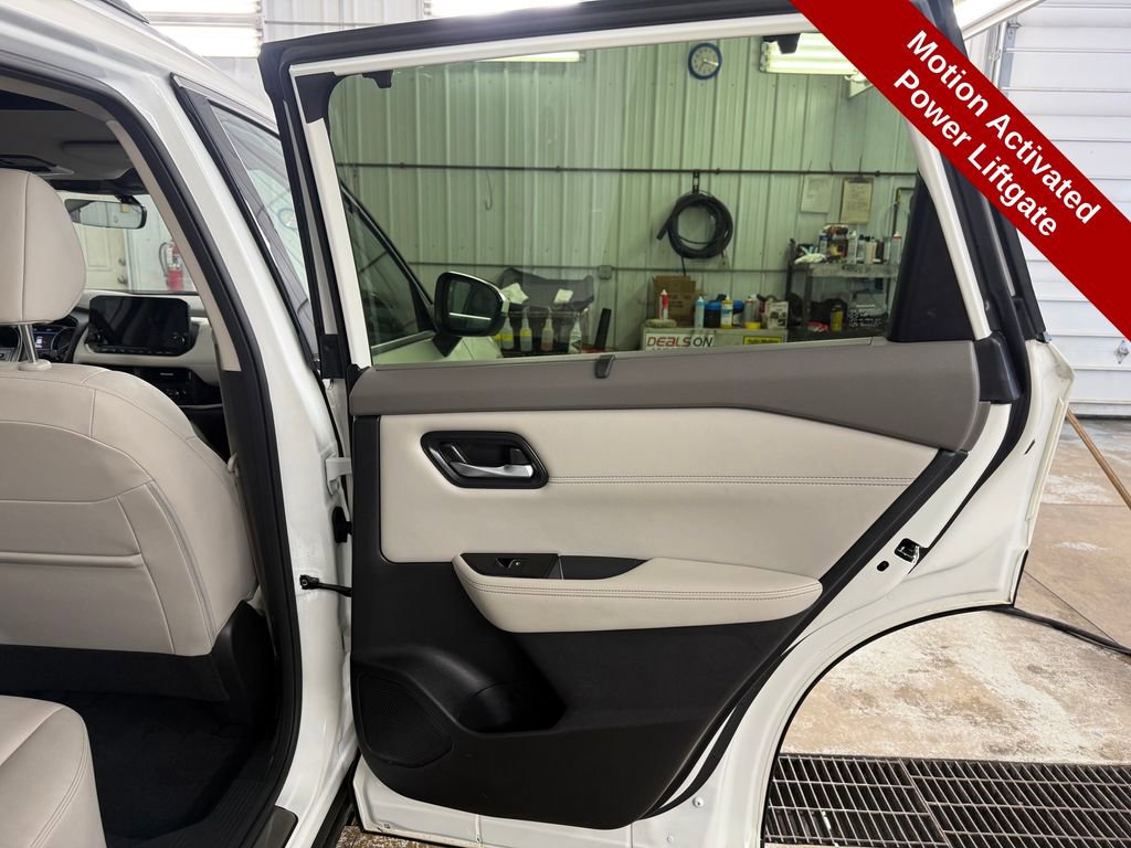 Used 2023 Nissan Rogue SL w/ SL Premium Package image 37