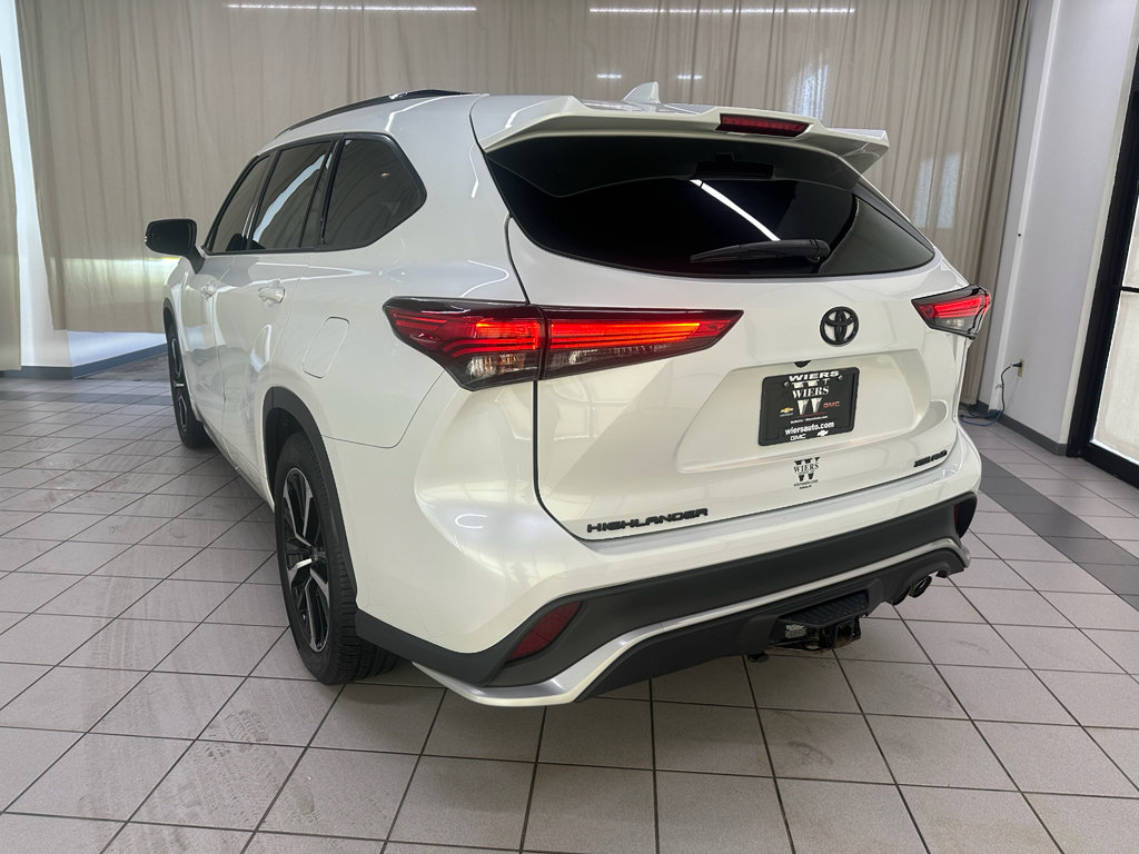 Used 2022 Toyota Highlander XSE AWD/4WD image 10