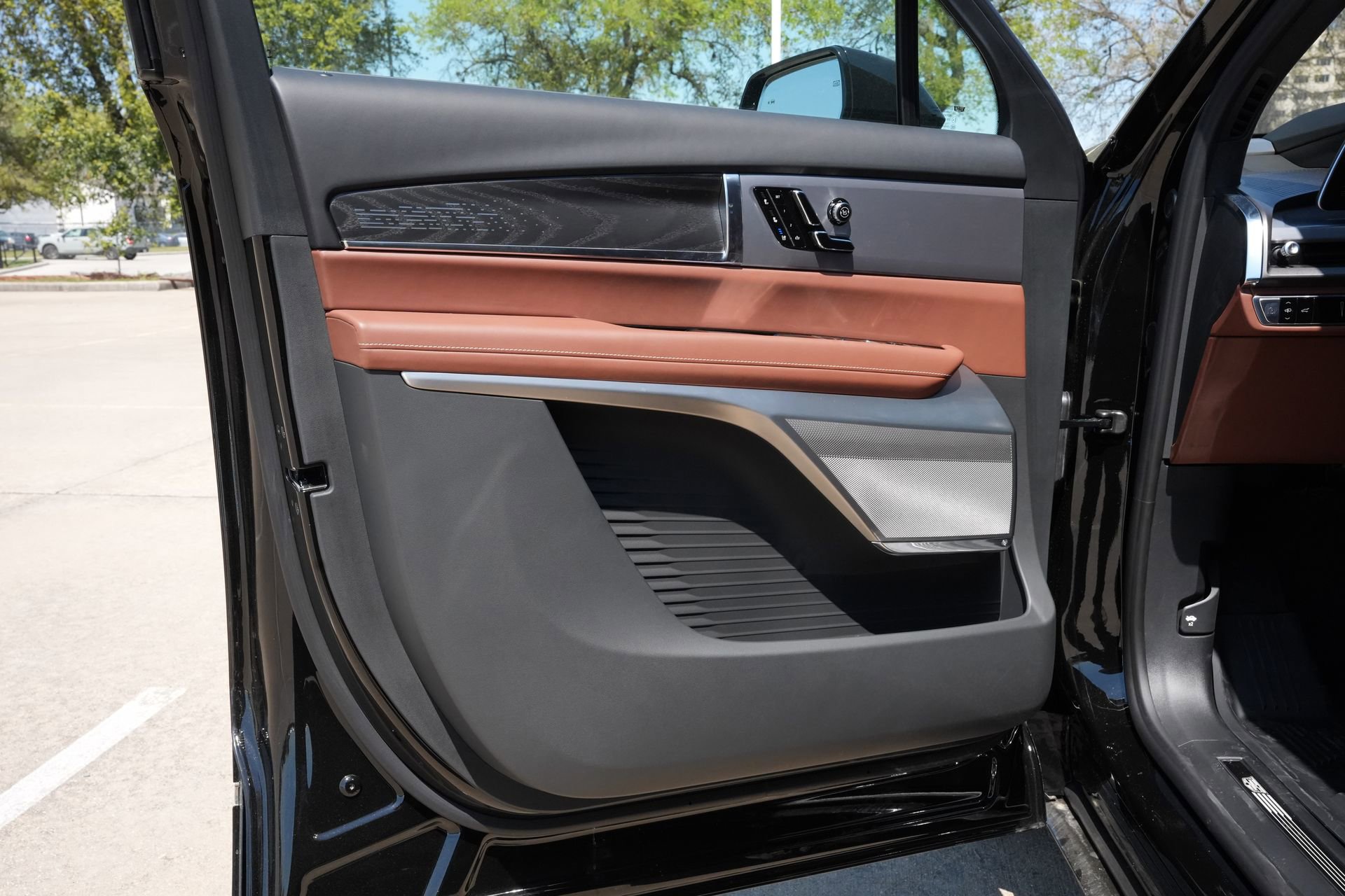New 2026 Cadillac Vistiq Platinum w/ LPO, Floor Liner Package image 19