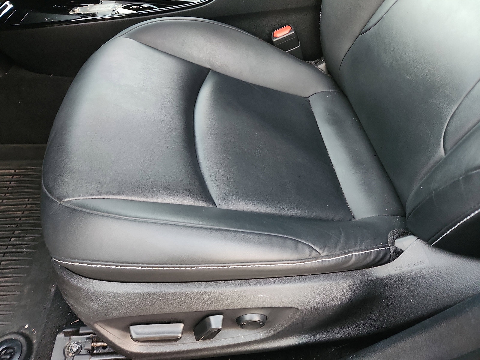 Used 2022 Toyota Prius Prime XLE image 23