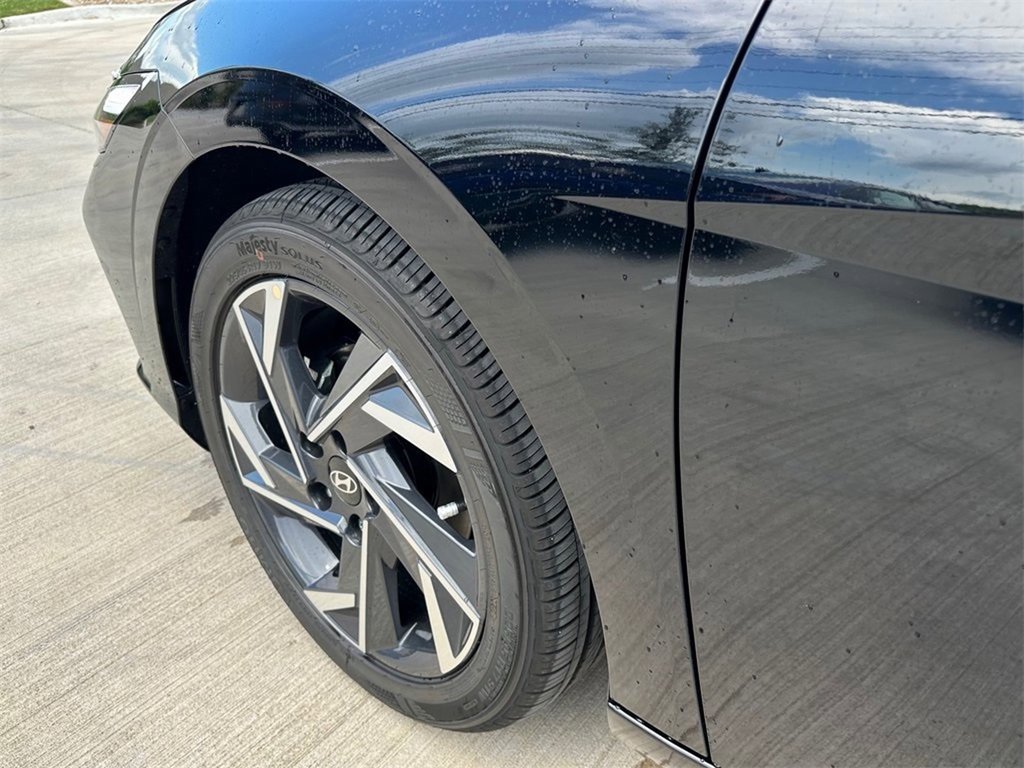 Used 2024 Hyundai Elantra SEL w/ Convenience Package image 10